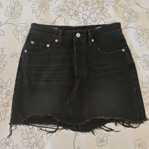 Levi's Distressed Mini Skirt (NWOT)